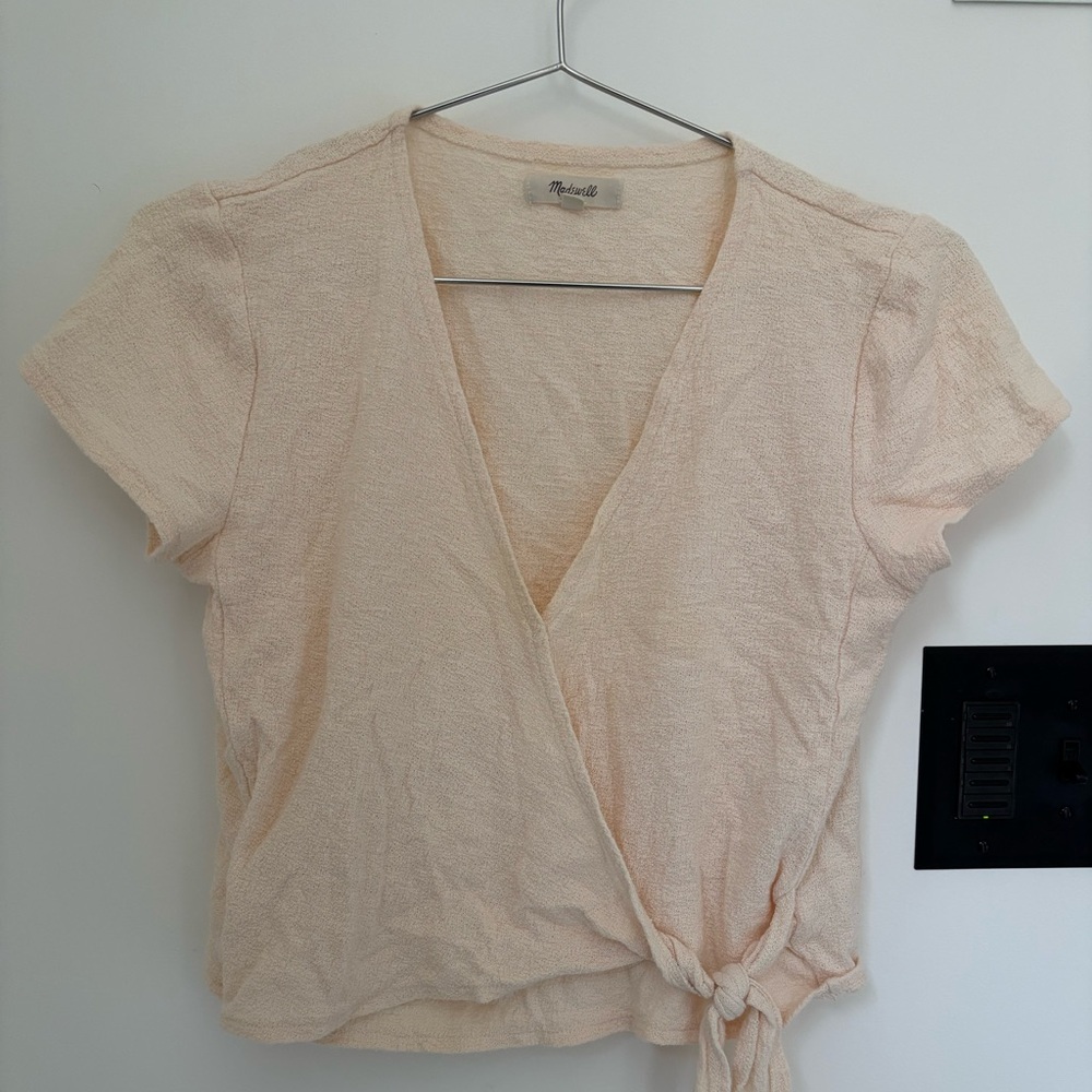 Madewell off white shirt
Size Small
Excellent used condition